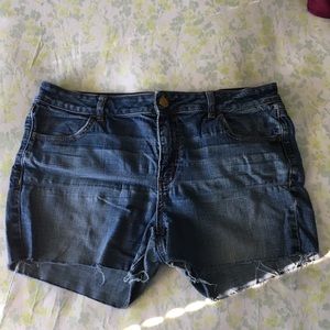 Cut-off AE Jean Shorts